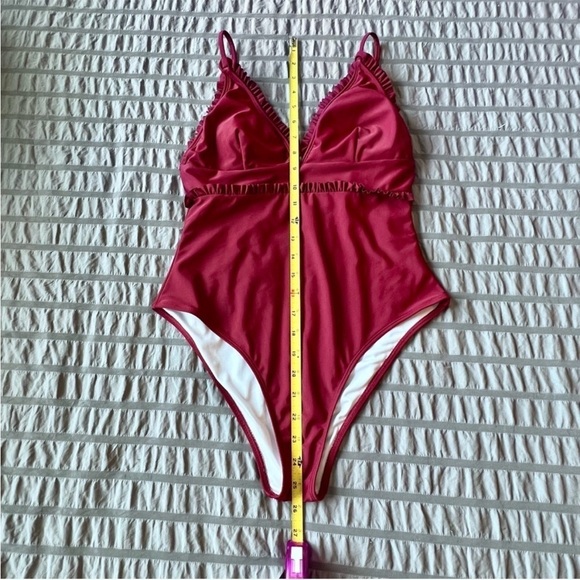 Cupshe Maroon Ruffle‎ Neck/Waist One Piece Swimsuit Adjustable Straps Women's M - Picture 6 of 10